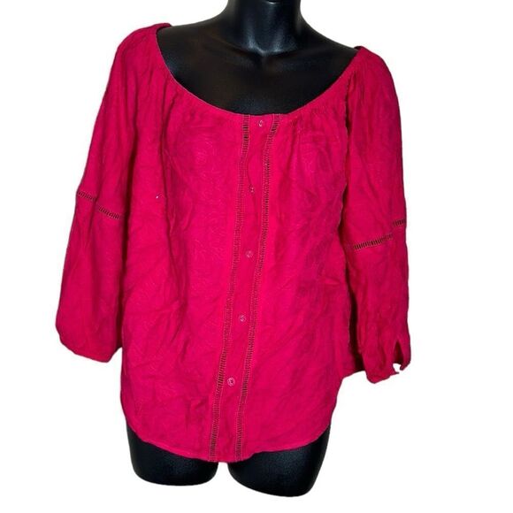 Cupcakes and cashmere pink textured floral print faux button front top small - Picture 1 of 6